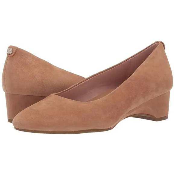 Taryn Rose Beige Babs Leather Pull-On Pump Heels Size 11B - Picture 1 of 11